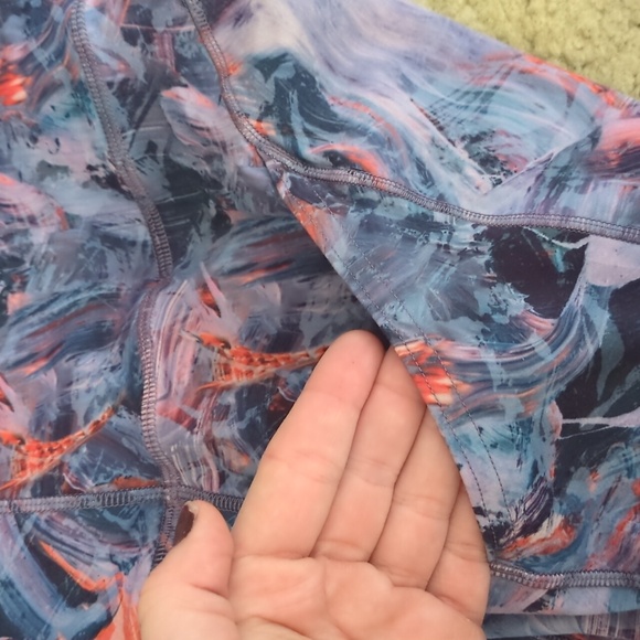 Lululemon Fast and Free HR Tight - Picture 6 of 8